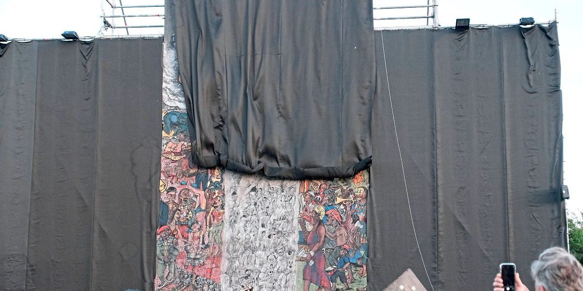 Documenta: Jüngst kritisierte Bilder mit Erklärung versehen - Kultur ...