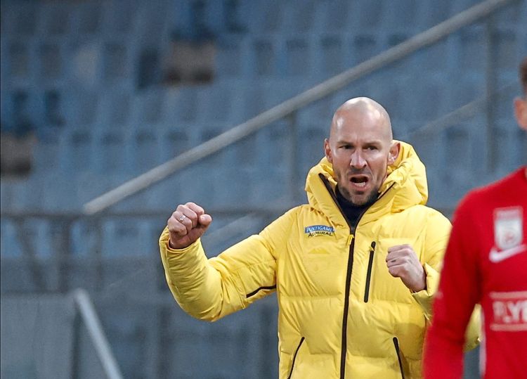 Sturm Graz Nach 3 0 Gegen Admira Tabellen Dritter Bundesliga Derstandard At Sport