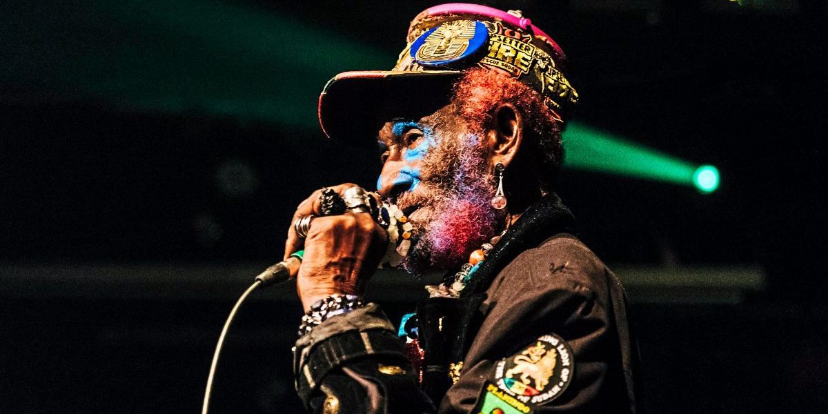 Пери ли. Lee Scratch Perry. Ли Перри ямайский музыкант. Ли Перри Lee "Scratch" Perry. Регги музыканты.