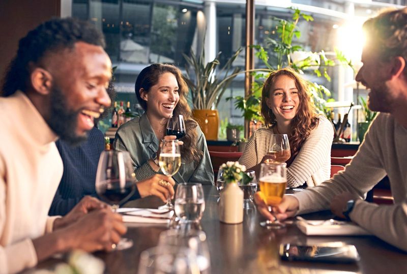 Community statt Swipen: Wie man in Wien jetzt wieder offline datet