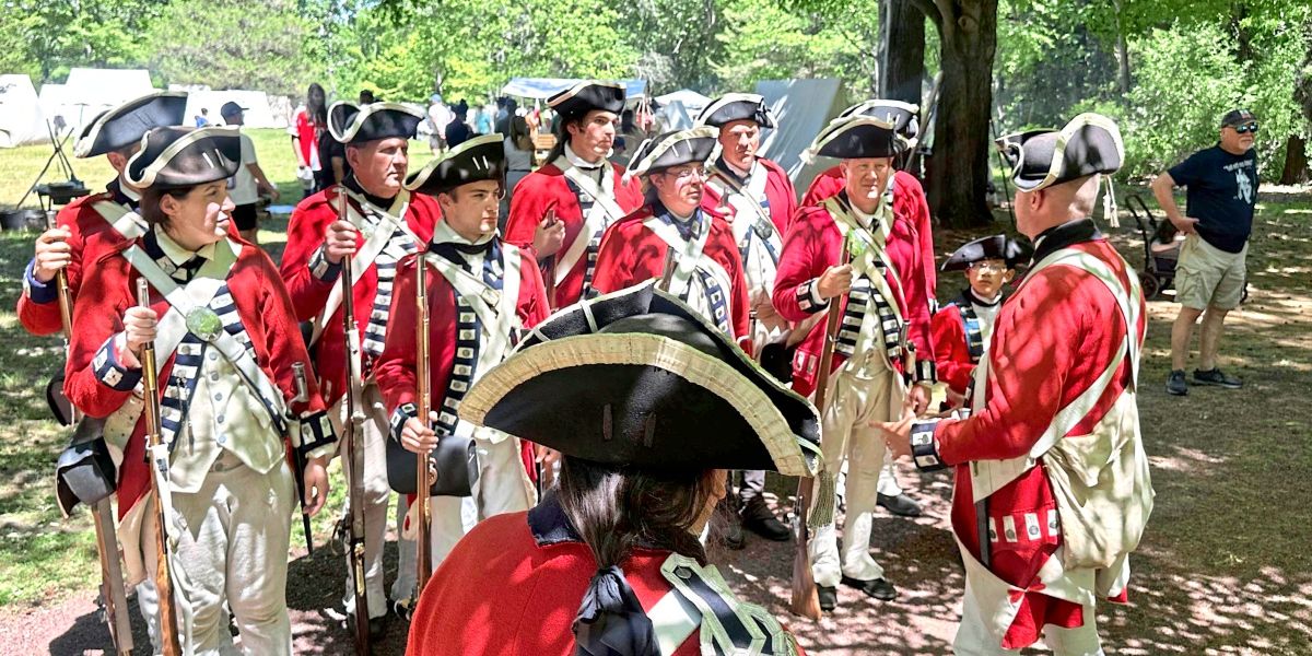 Zum 250. Jahrestag der USA werden historische Schlachten nachgestellt – nicht allen gefällt das
