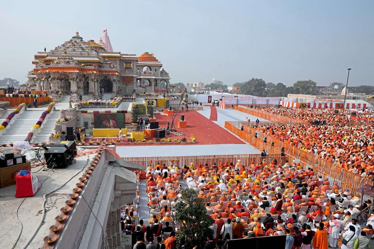 Indiens Premier Modi Weiht Umstrittenen Hindu-Tempel Ein - Indien ...