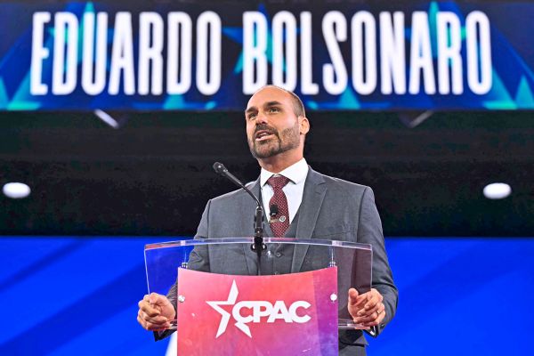 Sohn-von-Brasiliens-Ex-Pr-sident-Bolsonaro-droht-Strafverfahren