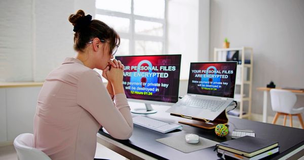 Das-Problem-sitzt-vor-dem-Schirm-Die-meisten-Cyberangriffe-erfolgen-ohne-Malware