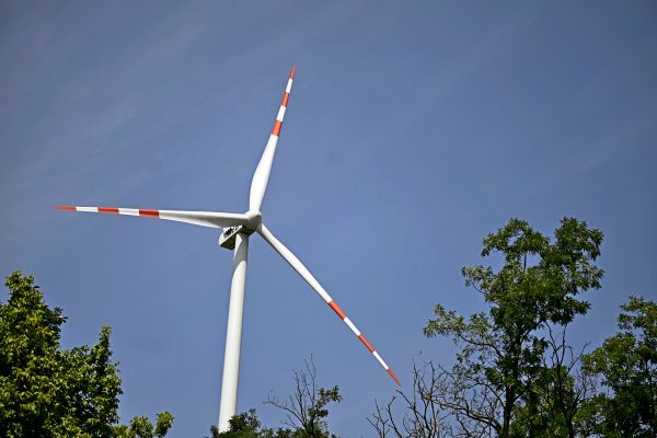 Experte-Kohle-und-l-werden-von-Erneuerbaren-aus-dem-Markt-gedr-ckt-