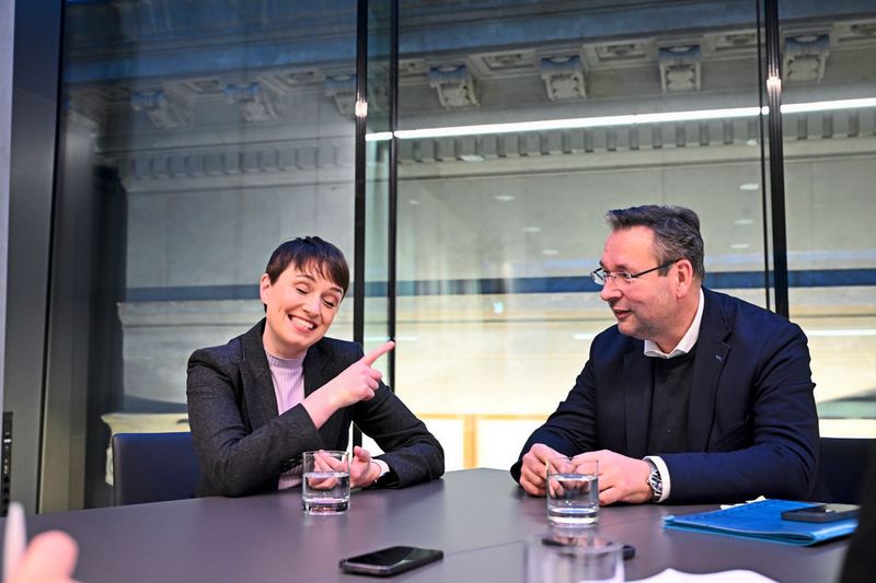 Brückl (FPÖ) und Maurer (Grüne) über "abendländische Werte" und "Zwangskatholisierung" in der Schule