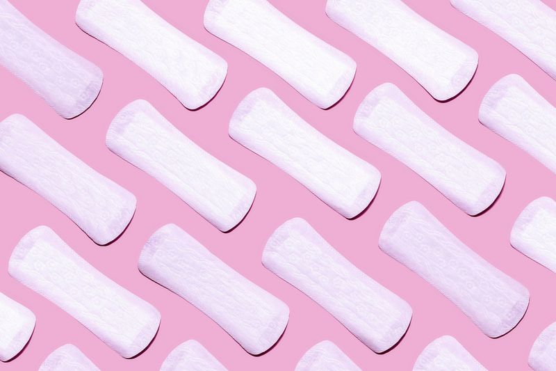 Viele Schulen und Unis bieten gratis Tampons und Binden an