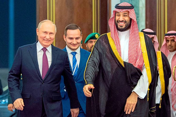 Russlands Präsident Wladimir Putin zu Besuch beim saudi-arabischen Kronprinzen Mohammed bin Salman, in Riad vergangenen Donnerstag.