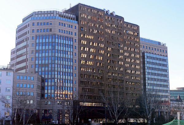 Rechnungshof-Durchschnittlicher-Vorstand-in-30-Unternehmen-verdient-mehr-als-Bundeskanzler