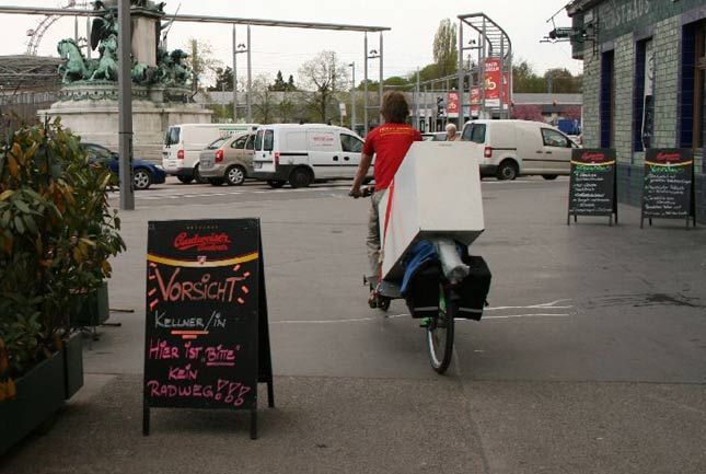 Schrank-Rad statt Kastenwagen - Wien - derStandard.at › Panorama