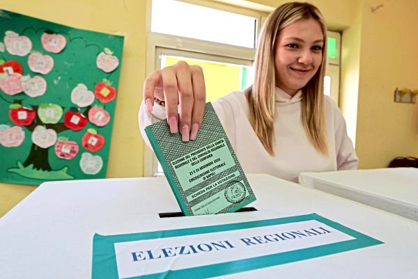 Italiens-Opposition-holt-bei-Stimmungstest-vor-Parlamentswahlen-ein-Unentschieden