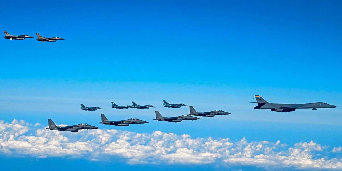 Nuclear-capable US bomber takes part in maneuvers with South Korea – Korean crisis