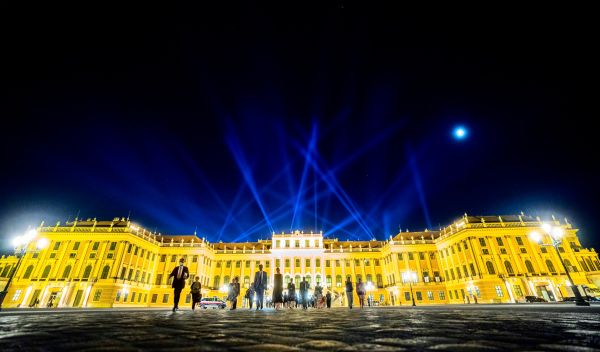 Schloss-Sch-nbrunn-beauftragt-Unternehmen-mit-immersiver-Show-der-Vertrag-beinhaltet-Erstaunliches