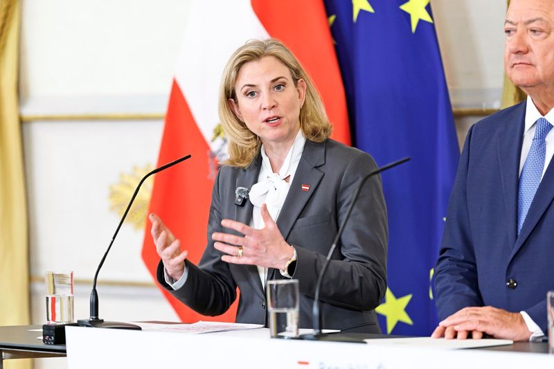 Späte Einigung: Parteienförderung wird eingefroren