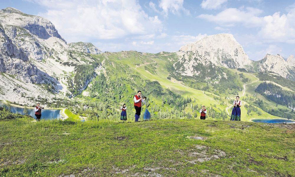 Ein schräges Corona-Konzert in der Kärntner Bergwelt - Vimarsana News