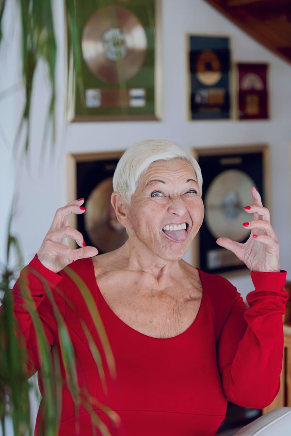 Jazz-Gitti-Wenn-es-mich-erwischen-sollte-dann-schnell-Am-besten-auf-der-B-hne-Oder-nach-m-Orgasmus-