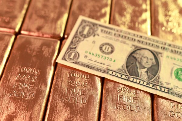 Goldpreis-gibt-nach-Notierung-unter-5000-Dollar