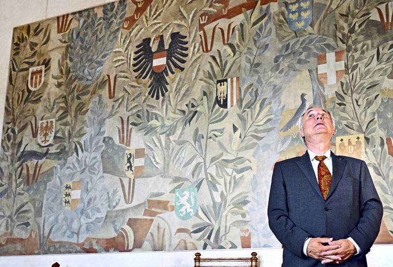 Dinghofer-Symposium: Protest vor dem Parlament