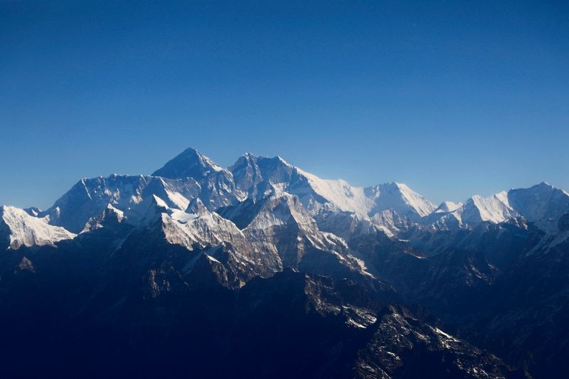 Laut Berichten rund 1000 Menschen am Mount Everest von Schneesturm eingeschlossen