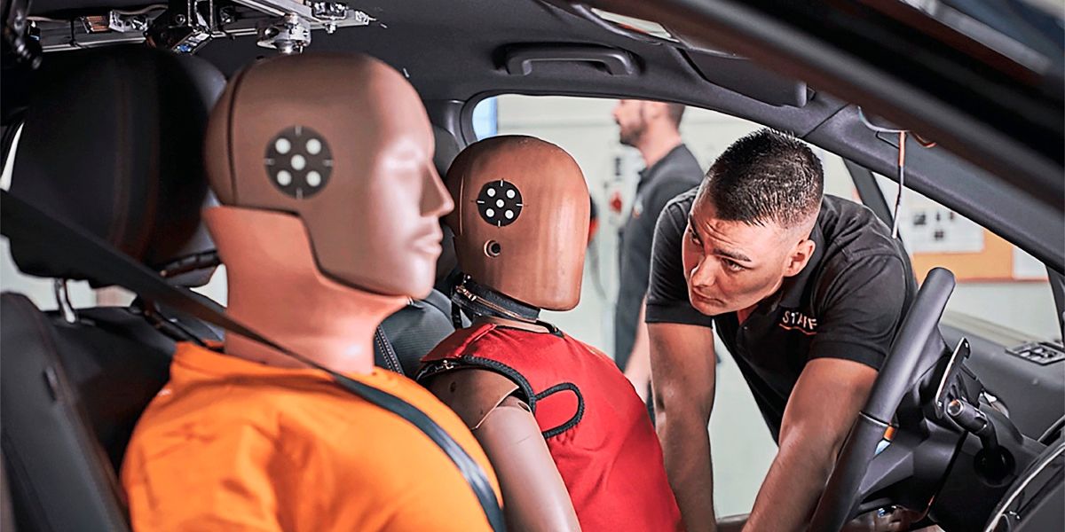 Warum Frauen im Auto schlechter geschützt sind als Männer