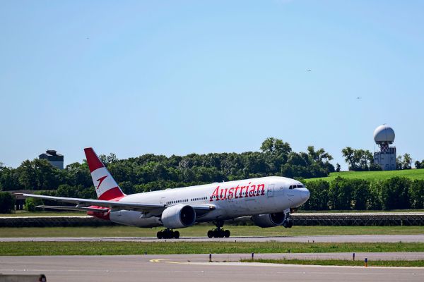 Kein-Auspacken-mehr-und-zwei-Liter-erlaubt-Neue-Handgep-ck-Scanner-am-Flughafen-Wien-zum-Ferienstart