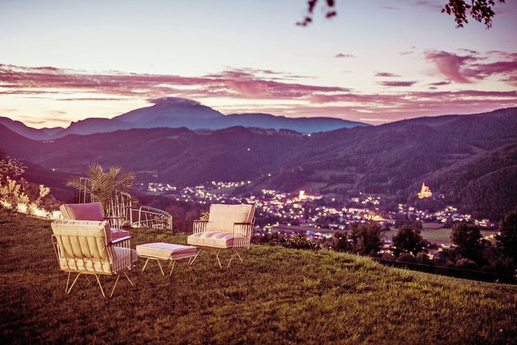 Das Hotel Fernblick in Sankt Corona wird dem Namen dank der Aussicht auf Schneeberg und Kirchberg am Wechsel absolut gerecht.