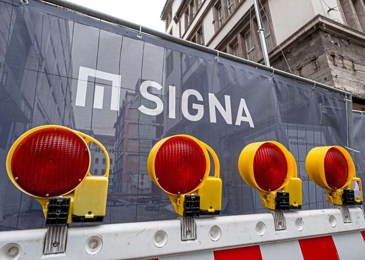 Signa-Schild an Baustelle
