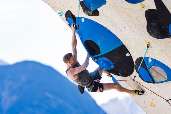 Kletterer-Jakob-Schubert-beim-Heimweltcup-in-Innsbruck-im-Vorstieg-Dritter