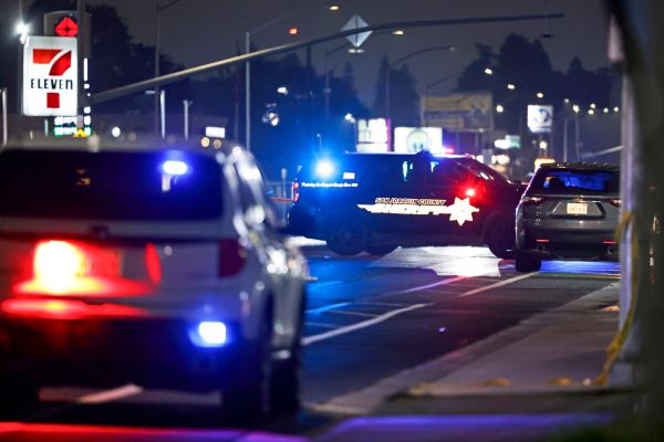 Nach-Sch-ssen-bei-Familienfest-in-Kalifornien-3-Kinder-unter-Toten