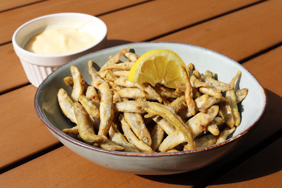 Rezept: Frittierte Ährenfische mit Aioli - Essen &amp; Trinken ...