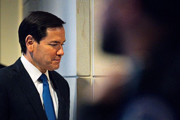 -Wiederherstellung-von-W-rde-und-Professionalit-t-US-Au-enministerium-wechselt-Schriftart