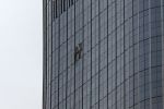 Pilot nach Flugzeugcrash in Pekinger Hochhaus verstorben 13 Menschen wurden vor Ort verletzt. Die Regierung entfernte in den sozialen Medien Beiträge sowie Fotos und Videos von dem Vorfall