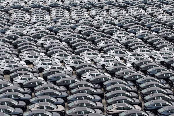 Mobilit-tswende-hinterl-sst-bei-den-Autobauern-tiefe-Blessuren