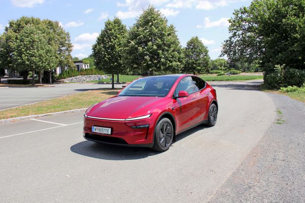 Tesla-Model-Y-LR-RWD-alias-H-uptling-flinker-B-r