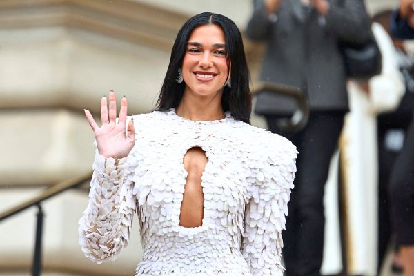 Popstar-Dua-Lipa-wird-Kosovarin-und-vervollst-ndigt-ihre-Dualit-t-