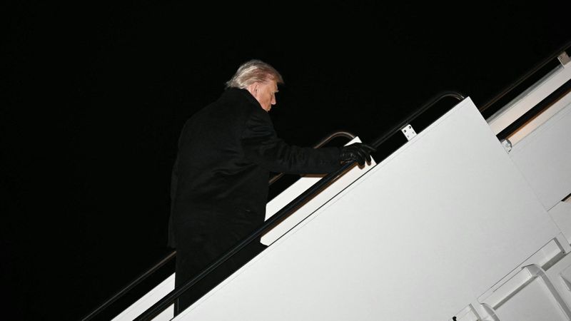 Elektronisches Problem: Trump-Flugzeug musste umkehren