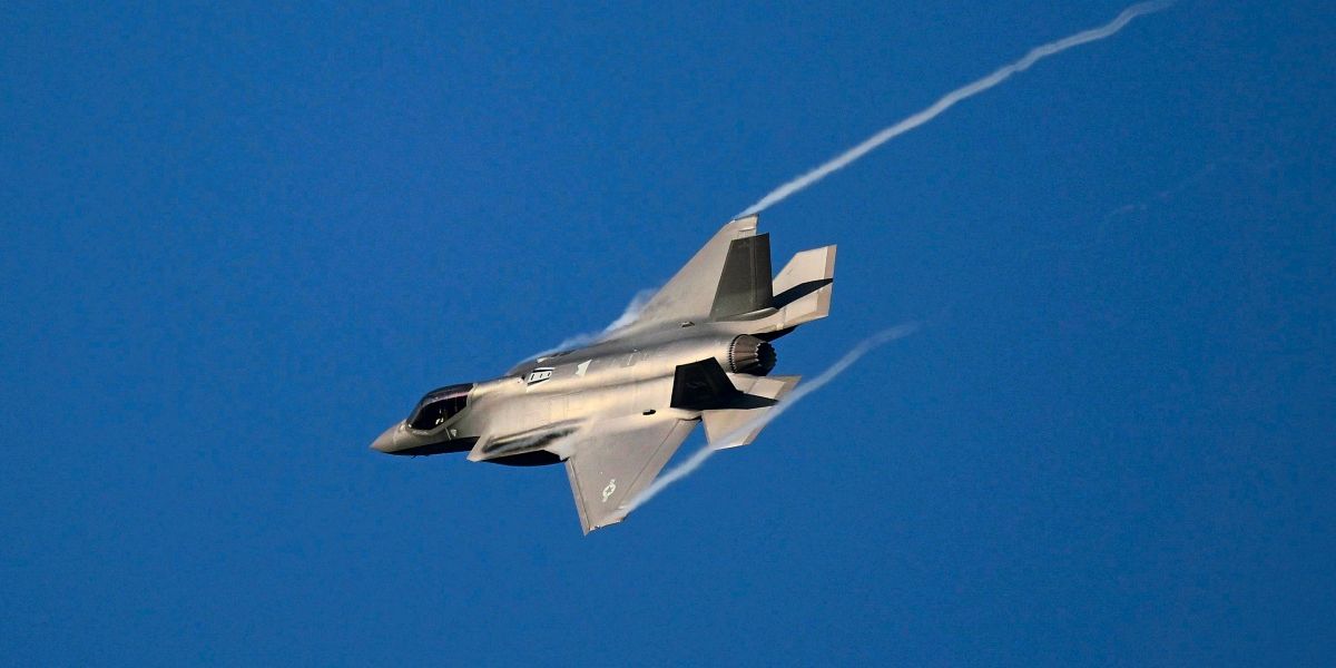 F-55: Trump fabuliert von einer F-35 mit zwei Triebwerken