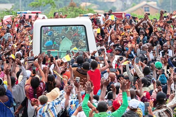 -Eine-Handvoll-Tyrannen-Die-Architekten-der-Angst