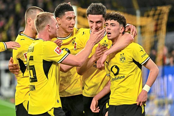 Vizemeister-Dortmund-schie-t-Frankfurt-mit-3-2-Sieg-tiefer-in-die-Krise