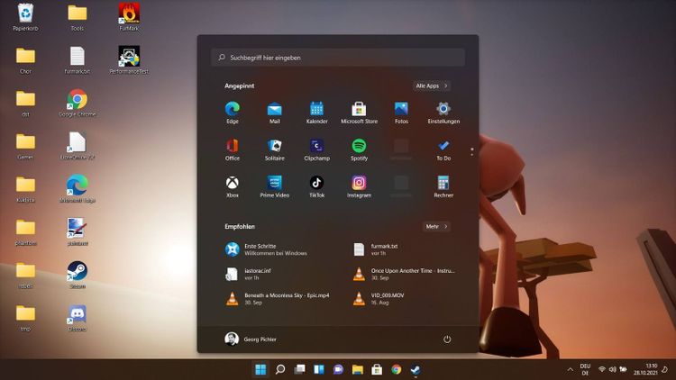 Windows 11 Desktop mit Startmenü