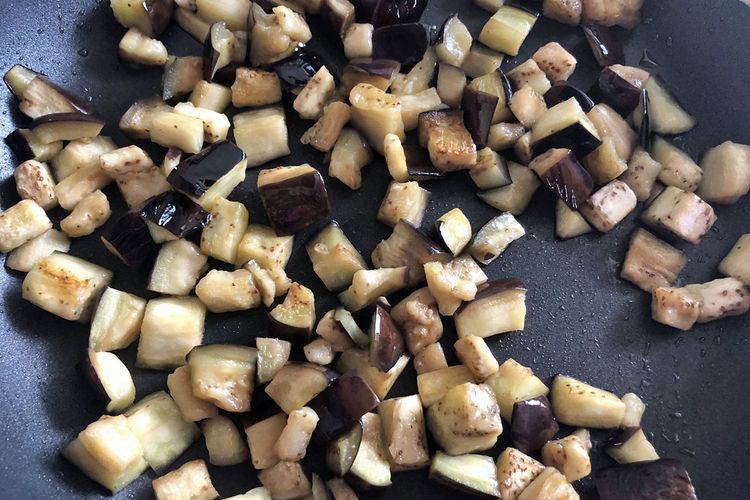 Melanzanisalat mit Feta und Walnüssen - Vegetarische Rezepte ... Melanzanisalat mit Feta und Walnüssen - Vegetarische Rezepte ...