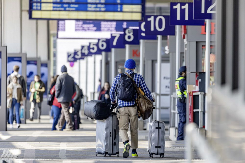 Podcast: Wann dürfen wir endlich wieder reisen? - Podcast - derStandard ...