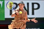 Osaka "wie nachts der funkelnde Eiffelturm": Gegnerin beklagt ungleiche Behandlung Japans Tennisstar bezwang in der ersten Runde der French Open die Deutsche Laura Siegemund in zwei Sätzen. Mehr wurde allerdings über ihr Glitzer-Outfit gesprochen