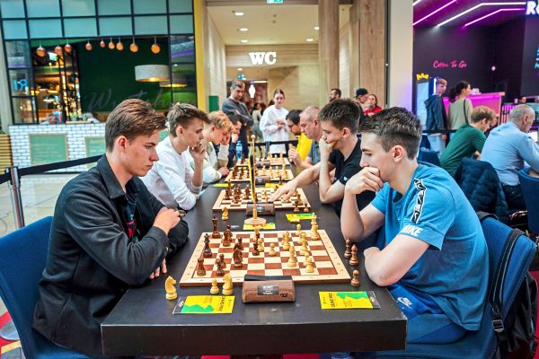 Schach-auf-Speed-in-Pasching