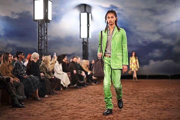 Burberry-Show-schlie-t-die-Londoner-Modewoche-mit-Ode-an-Popkultur