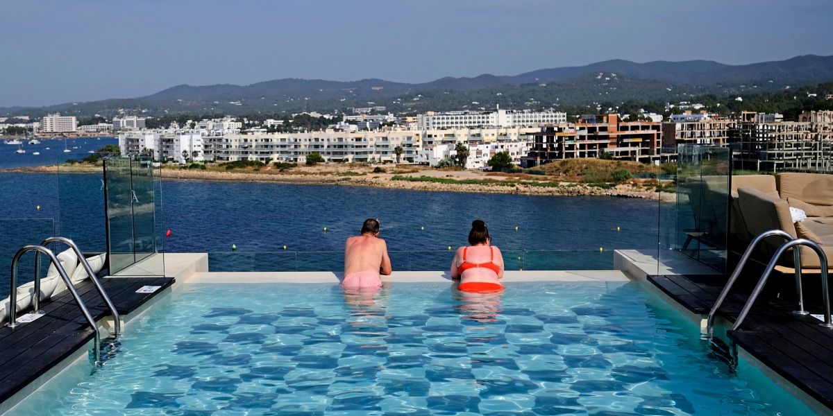 Billiger in den Urlaub mit Last Minute?