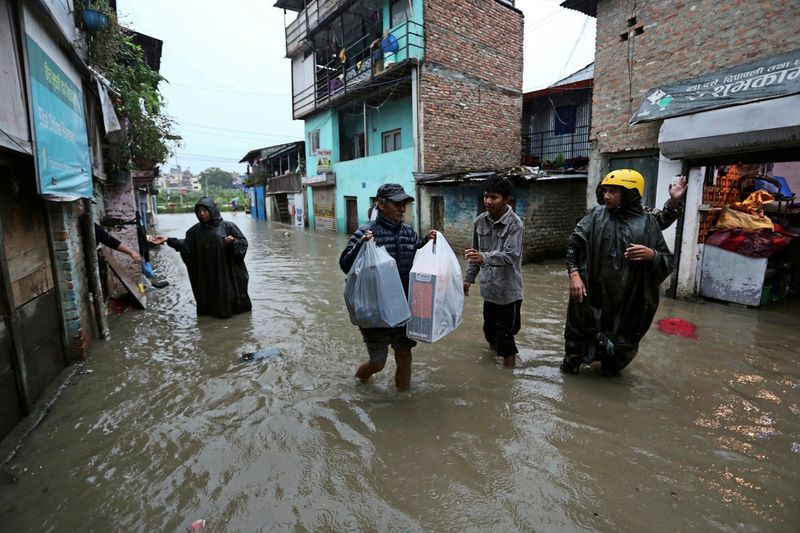 Mehr als 60 Tote nach Erdrutschen und Überschwemmungen in Nepal und Indien