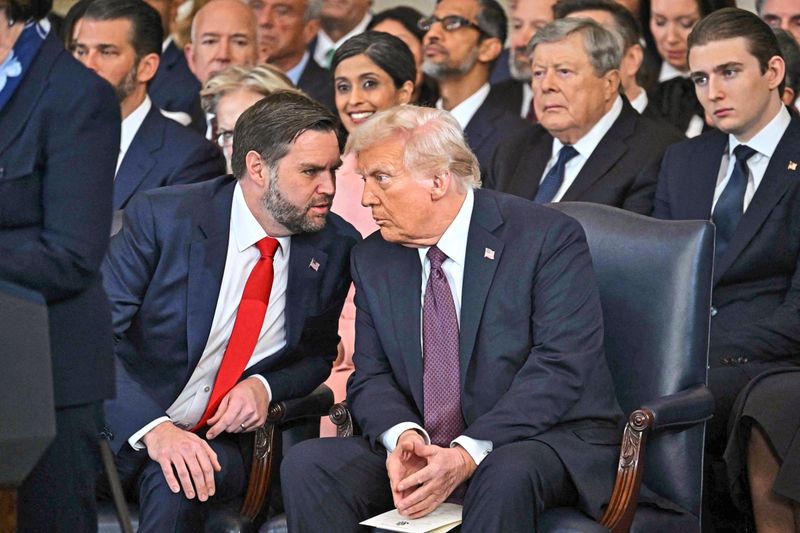 Clüver Ashbrook: „Weg von den USA als Idee der Freiheit, hin zu einem Amerika als Blut- und Bodenna…