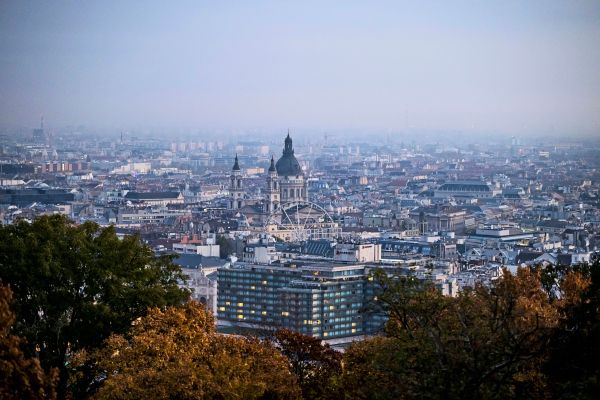 Medien-Umstrittene-Erziehungsanstalt-in-Budapest-wird-ger-umt