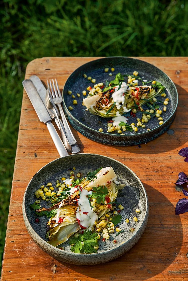 Teller mit gegrilltem Spitzkraut